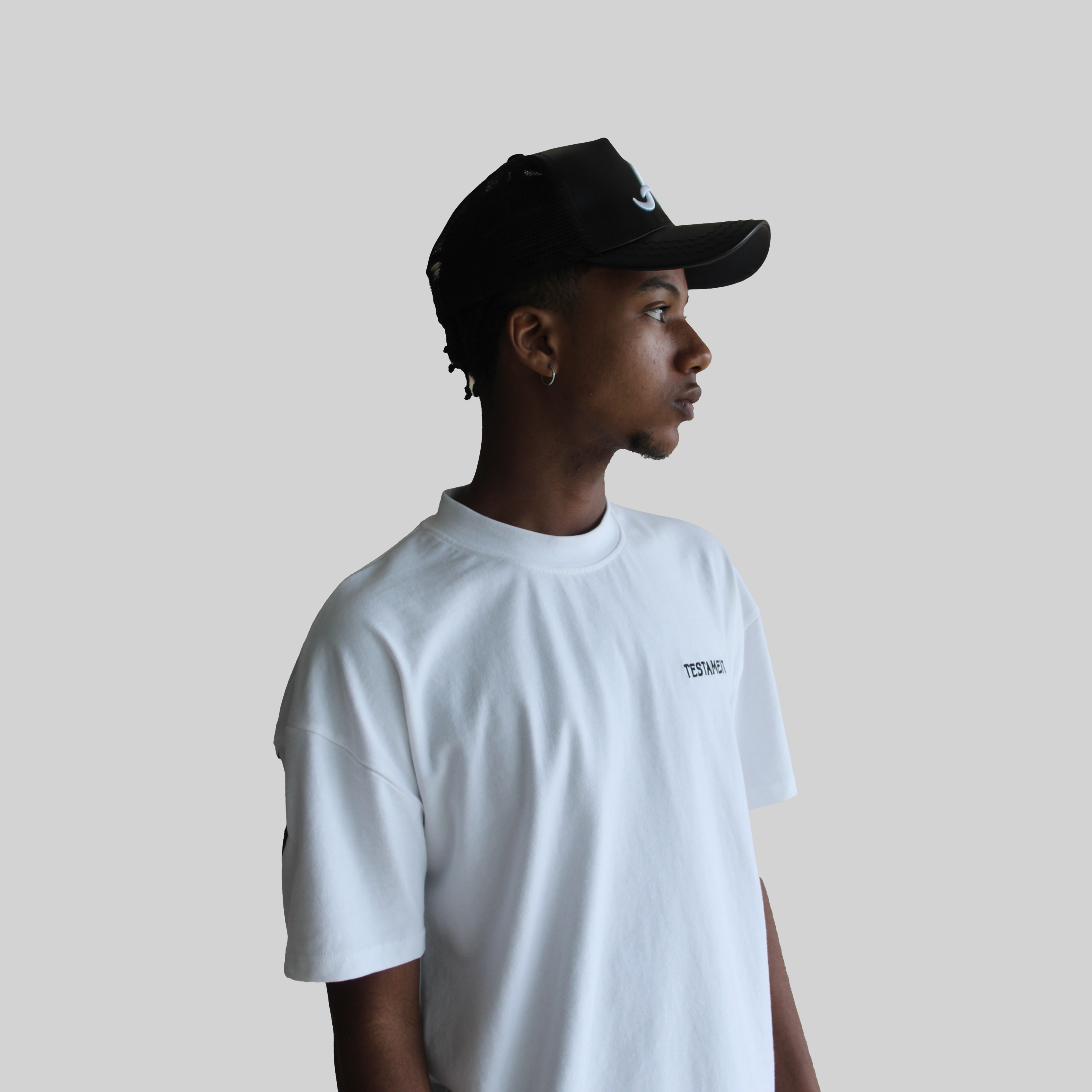 A LOGO TRUCKER HAT