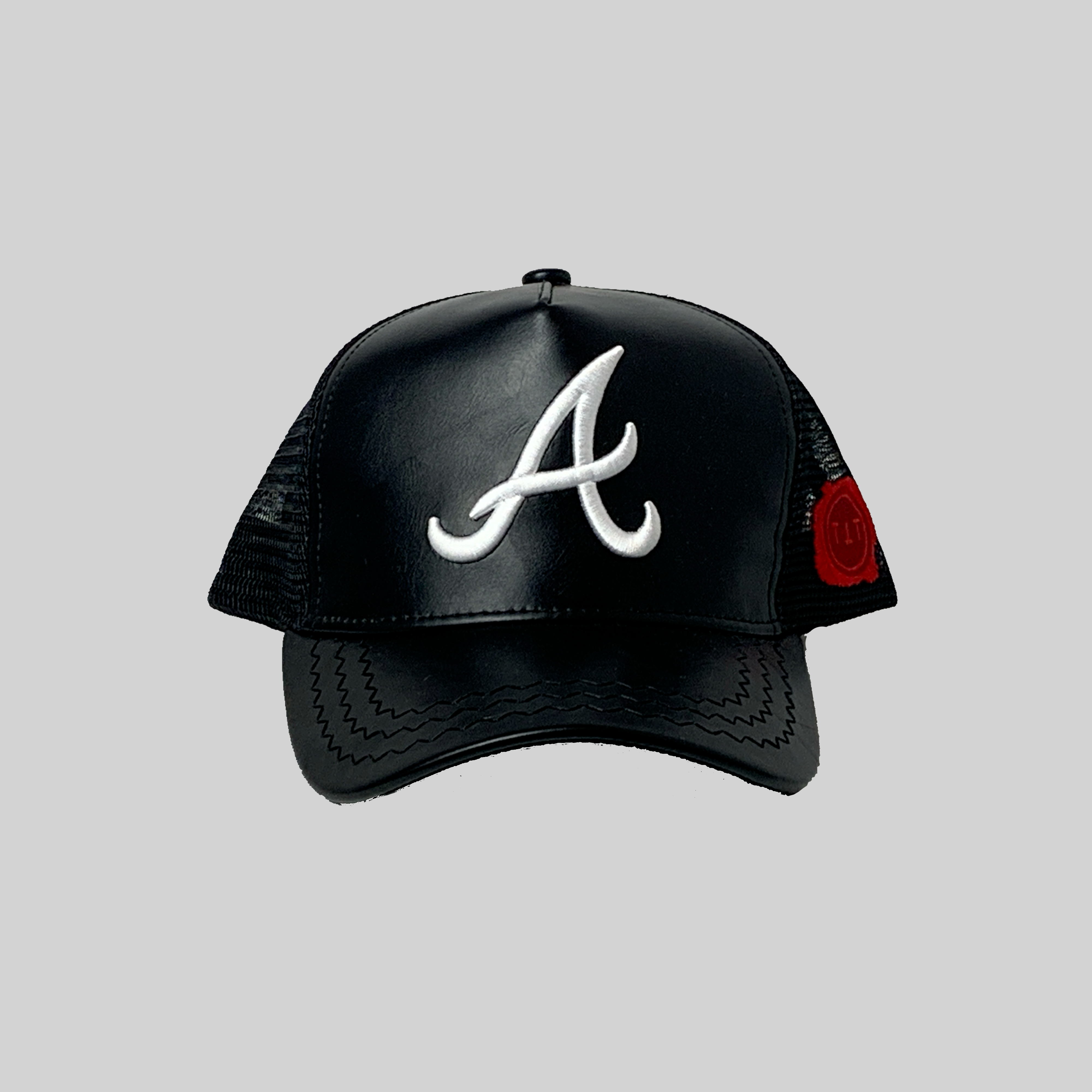 A LOGO TRUCKER HAT