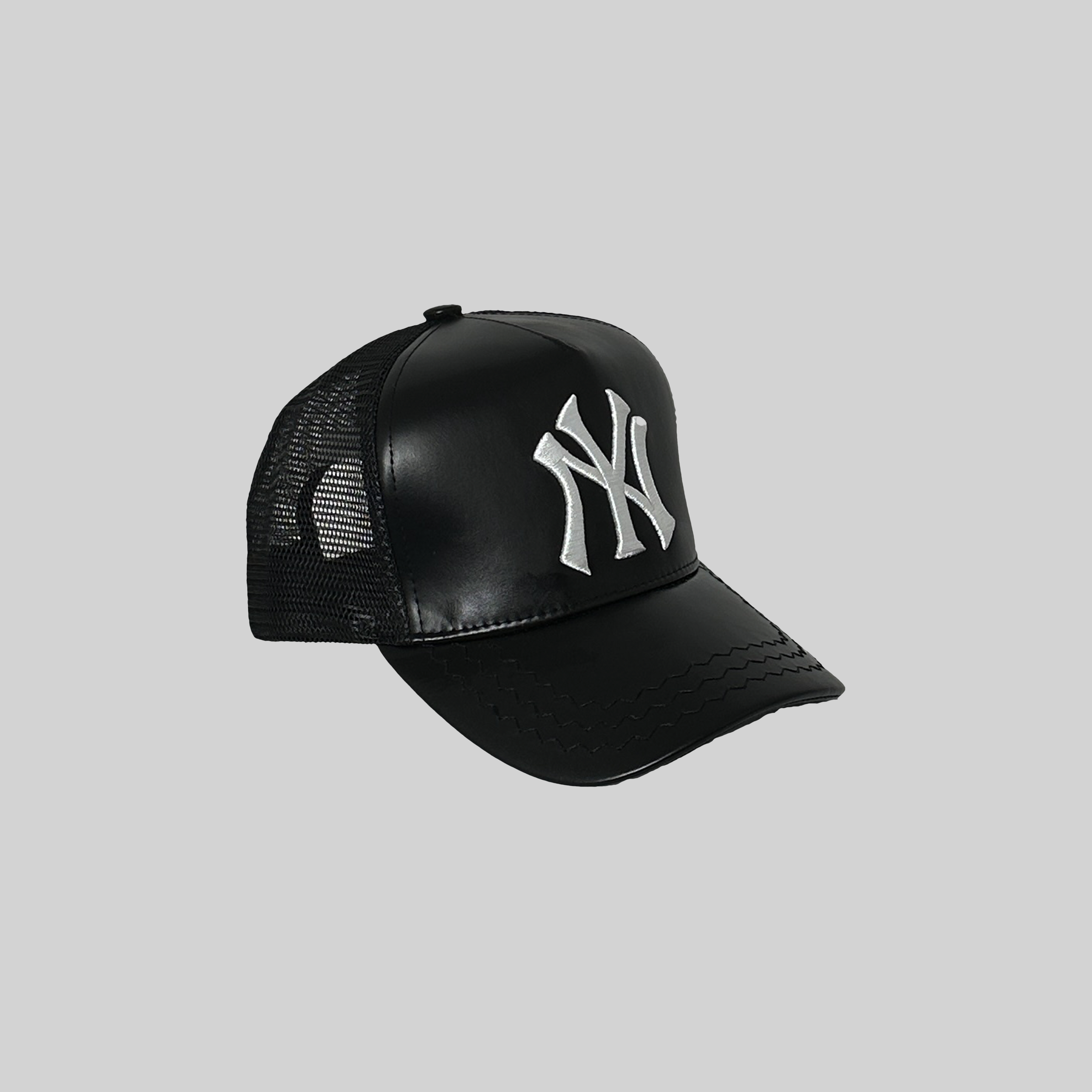 NY LOGO TRUCKER